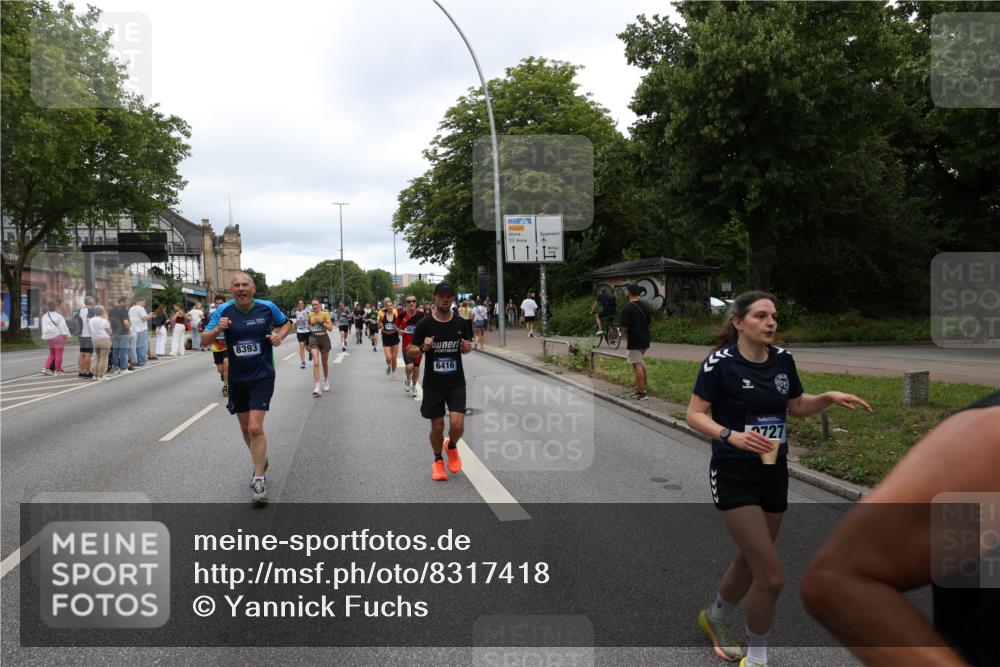 29.06.2025 - hella hamburg halbmarathon Yannick Fuchs http://msf.ph/oto/8317418 29.06.2025 10:50:50 20KM 1485, 1955, 2034, 2282, 2417, 2676, 3413, 3435, 3836, 4167, 4940, 5033, 5492, 6272, 6399, 6416, 6835, 7716, 8393, 8542, 8652, 8669, 8825, 9488, 9577, 9727, 9820, 9907, 9934, 10133, 10212, 11043, 11083, 11212, 11590, 11612, 12014, 12348, 12440, 12523, 13394, 13666, 13750, 13863, 14139, 14369, 14678, 15097, 15145, 15431, 15695, 15712, 15726, 16113, 16257, 16261, 16470, 16634, 16830, 16909, 17160, 17617, 17779, 17828, 18208, 18652, 18719, 19184 meine-sportfotos.de