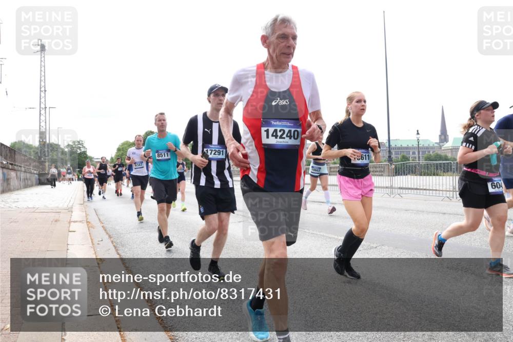 29.06.2025 - hella hamburg halbmarathon Lena Gebhardt http://msf.ph/oto/8317431 29.06.2025 10:22:32 Lombardsbrücke 6347, 8511, 17291, 14240, 10663, 611, 60, 1003, 1029, 1187, 1419, 1598, 2009, 2022, 2063, 2294, 2351, 2479, 2514, 2766, 2886, 3003, 3050, 3108, 3172, 3430, 3457, 3458, 3511, 3600, 3601, 3910, 3946, 4113, 4114, 4131, 4366, 4556, 4559, 4829, 4969, 4970, 5079, 5223, 5343, 5798, 5838, 6030, 6048, 6049, 6303, 6307, 6347, 6820, 6826, 6899, 6977, 7097, 7188, 7190, 7276, 7529, 7794, 7925, 8355, 8431, 8511, 8855, 8884, 8931, 8954, 9256, 10826, 14525, 14801 meine-sportfotos.de