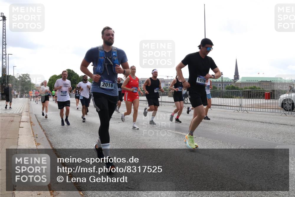 29.06.2025 - hella hamburg halbmarathon Lena Gebhardt http://msf.ph/oto/8317525 29.06.2025 10:37:29 Lombardsbrücke 1337, 710, 2016, 10798, 1022, 1276, 1337, 1475, 1488, 1490, 1597, 1819, 2016, 2031, 2072, 2104, 2199, 2272, 2480, 2486, 2640, 2853, 3127, 3230, 3633, 3714, 4097, 4347, 4733, 5146, 5171, 5186, 5224, 5522, 5538, 5560, 5640, 5786, 5790, 5875, 5940, 6172, 6243, 6584, 6804, 6821, 6955, 7085, 7124, 7202, 7235, 7321, 7350, 7544, 7707, 7777, 7823, 8007, 8257, 8258, 8315, 8811, 8843, 9054, 9055, 9247, 9524, 9895, 10506, 12123, 12254, 12472, 12824, 16680, 17798 meine-sportfotos.de