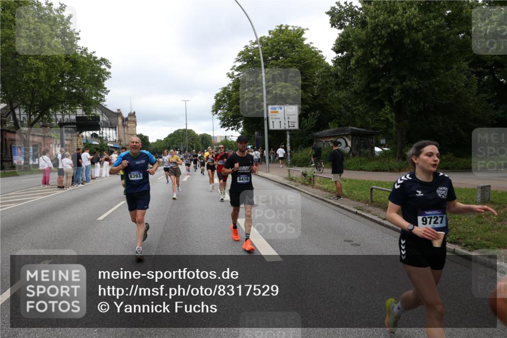 29.06.2025 - hella hamburg halbmarathon Yannick Fuchs http://msf.ph/oto/8317529 29.06.2025 10:50:50 20KM 1485, 1955, 2034, 2282, 2417, 2676, 3413, 3435, 3836, 4167, 4940, 5033, 5492, 6272, 6399, 6416, 6835, 7716, 8393, 8542, 8652, 8669, 8825, 9488, 9577, 9727, 9820, 9907, 9934, 10133, 10212, 11043, 11083, 11212, 11590, 11612, 12014, 12348, 12440, 12523, 13394, 13666, 13750, 13863, 14139, 14369, 14678, 15097, 15145, 15431, 15695, 15712, 15726, 16113, 16257, 16261, 16470, 16634, 16830, 16909, 17160, 17617, 17779, 17828, 18208, 18652, 18719, 19184 meine-sportfotos.de