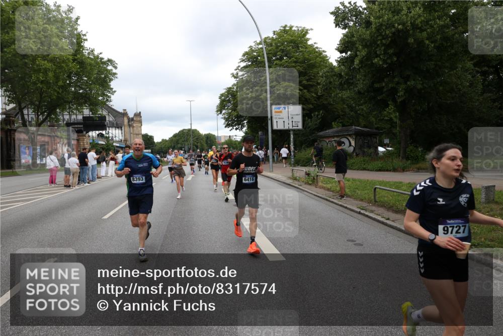 29.06.2025 - hella hamburg halbmarathon Yannick Fuchs http://msf.ph/oto/8317574 29.06.2025 10:50:50 20KM 1485, 1955, 2034, 2282, 2417, 2676, 3413, 3435, 3836, 4167, 4940, 5033, 5492, 6272, 6399, 6416, 6835, 7716, 8393, 8542, 8652, 8669, 8825, 9488, 9577, 9727, 9820, 9907, 9934, 10133, 10212, 11043, 11083, 11212, 11590, 11612, 12014, 12348, 12440, 12523, 13394, 13666, 13750, 13863, 14139, 14369, 14678, 15097, 15145, 15431, 15695, 15712, 15726, 16113, 16257, 16261, 16470, 16634, 16830, 16909, 17160, 17617, 17779, 17828, 18208, 18652, 18719, 19184 meine-sportfotos.de