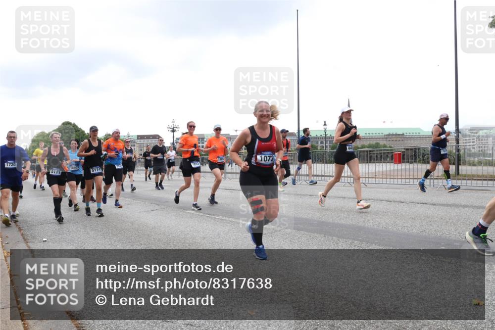 29.06.2025 - hella hamburg halbmarathon Lena Gebhardt http://msf.ph/oto/8317638 29.06.2025 10:47:12 Lombardsbrücke 1720, 18654, 18403, 2327, 5111, 1593, 5114, 1073, 1073, 1185, 1286, 1363, 1463, 1523, 1593, 1607, 1704, 1720, 1961, 1999, 2148, 2162, 2211, 2320, 2327, 2407, 2537, 2555, 2556, 2665, 2981, 2994, 3277, 3339, 3406, 3407, 3823, 4184, 4239, 4325, 4342, 4483, 4806, 4895, 4974, 4975, 5111, 5114, 5700, 5796, 5895, 5953, 6255, 6256, 6485, 6496, 6740, 6879, 6995, 7073, 7403, 7412, 7430, 7431, 7630, 7631, 7827, 8105, 8131, 8486, 8553, 8684, 8706, 8915, 8953, 8967, 9018 meine-sportfotos.de