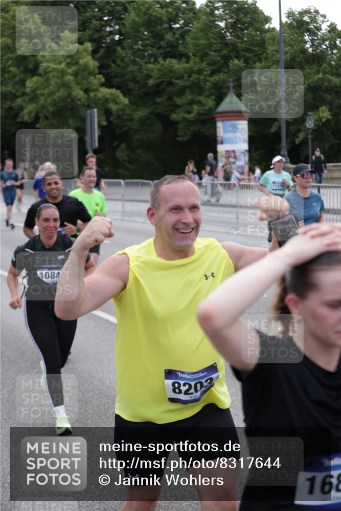 29.06.2025 - hella hamburg halbmarathon Jannik Wohlers http://msf.ph/oto/8317644 29.06.2025 10:39:02 Lombardsbrücke 1856, 1883, 2092, 2578, 2843, 3275, 3353, 3727, 4523, 4603, 4609, 4659, 4855, 4882, 6321, 6342, 6343, 6719, 6726, 6748, 7341, 7501, 7524, 7684, 8203, 8243, 8995, 9393, 9420, 9569, 9698, 9777, 10512, 10626, 10627, 10849, 10888, 11129, 11313, 11381, 11382, 11461, 11533, 11729, 12150, 12217, 12391, 12680, 13178, 13461, 13495, 13519, 14111, 14114, 14299, 14871, 14956, 15112, 15433, 15494, 15536, 15765, 16178, 16382, 16866, 16869, 16884, 17368, 17379, 17536, 17666 meine-sportfotos.de