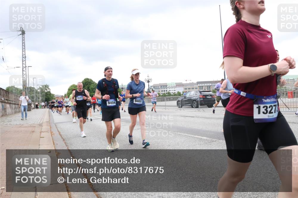 29.06.2025 - hella hamburg halbmarathon Lena Gebhardt http://msf.ph/oto/8317675 29.06.2025 10:57:02 Lombardsbrücke 18281, 7417, 9404, 9402, 1327, 1207, 2041, 2143, 2307, 2370, 2871, 2887, 2932, 2991, 3195, 3348, 3387, 3418, 3438, 3470, 3485, 3516, 3517, 3614, 3723, 3851, 4086, 4094, 4106, 4118, 4241, 4485, 4568, 4569, 4611, 4773, 4998, 5057, 5316, 5438, 5589, 5639, 5911, 5944, 6053, 6284, 6348, 6349, 6832, 6981, 7381, 7416, 7417, 7592, 7787, 7964, 8039, 8150, 8197, 8224, 8546, 8552, 8679, 8851, 8853, 8939, 8943, 9110, 9172, 9210, 9298, 9299, 9910, 10571 meine-sportfotos.de