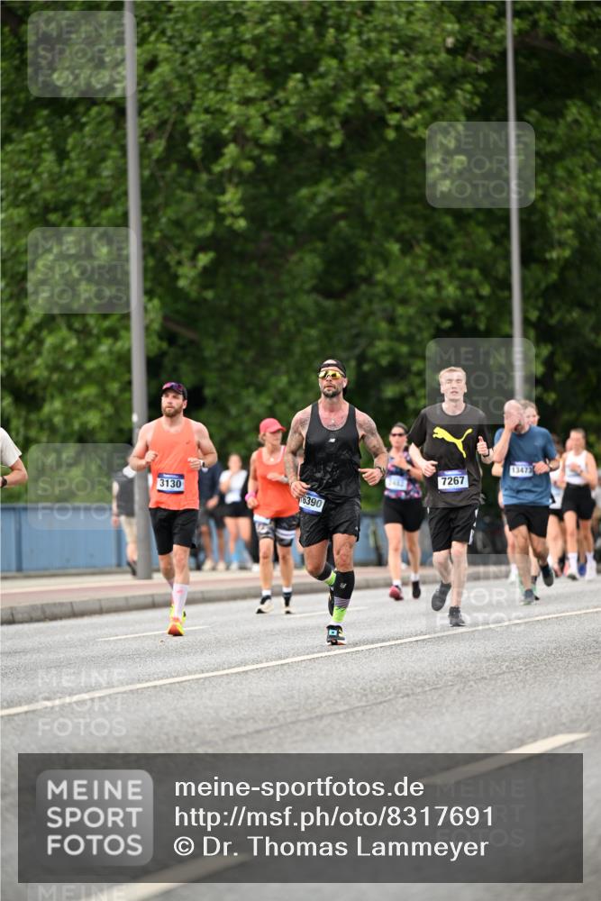 29.06.2025 - hella hamburg halbmarathon Dr. Thomas Lammeyer http://msf.ph/oto/8317691 29.06.2025 10:38:58 Kennedybrücke 2355, 2376, 2482, 2751, 2801, 3130, 3420, 4884, 5453, 6171, 6310, 6329, 7299, 8021, 8369, 8589, 8965, 9164, 9248, 9379, 9448, 10606, 10674 meine-sportfotos.de