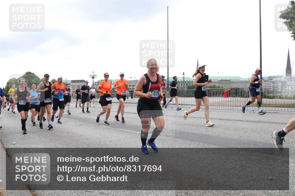 29.06.2025 - hella hamburg halbmarathon Lena Gebhardt http://msf.ph/oto/8317694 29.06.2025 10:47:12 Lombardsbrücke 5111, 18403, 5114, 2320, 1073, 1073, 1185, 1286, 1363, 1463, 1523, 1593, 1607, 1704, 1720, 1961, 1999, 2148, 2162, 2211, 2320, 2327, 2407, 2537, 2555, 2556, 2665, 2981, 2994, 3277, 3339, 3406, 3407, 3823, 4184, 4239, 4325, 4342, 4483, 4806, 4895, 4974, 4975, 5111, 5114, 5700, 5796, 5895, 5953, 6255, 6256, 6485, 6496, 6740, 6879, 6995, 7073, 7403, 7412, 7430, 7431, 7630, 7631, 7827, 8105, 8131, 8486, 8553, 8684, 8706, 8915, 8953, 8967, 9018 meine-sportfotos.de