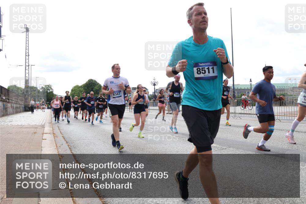 29.06.2025 - hella hamburg halbmarathon Lena Gebhardt http://msf.ph/oto/8317695 29.06.2025 10:22:33 Lombardsbrücke 6347, 7097, 8511, 1003, 1029, 1187, 1419, 1598, 2009, 2022, 2063, 2294, 2351, 2479, 2514, 2766, 2886, 3003, 3050, 3108, 3172, 3430, 3457, 3458, 3511, 3600, 3601, 3910, 3946, 4113, 4114, 4131, 4366, 4556, 4559, 4829, 4969, 4970, 5079, 5223, 5343, 5798, 5838, 6030, 6048, 6049, 6303, 6307, 6347, 6820, 6826, 6899, 6977, 7097, 7188, 7190, 7276, 7529, 7794, 7925, 8355, 8511, 8855, 8884, 8931, 8954, 9256, 10826, 13921, 14525, 14801 meine-sportfotos.de