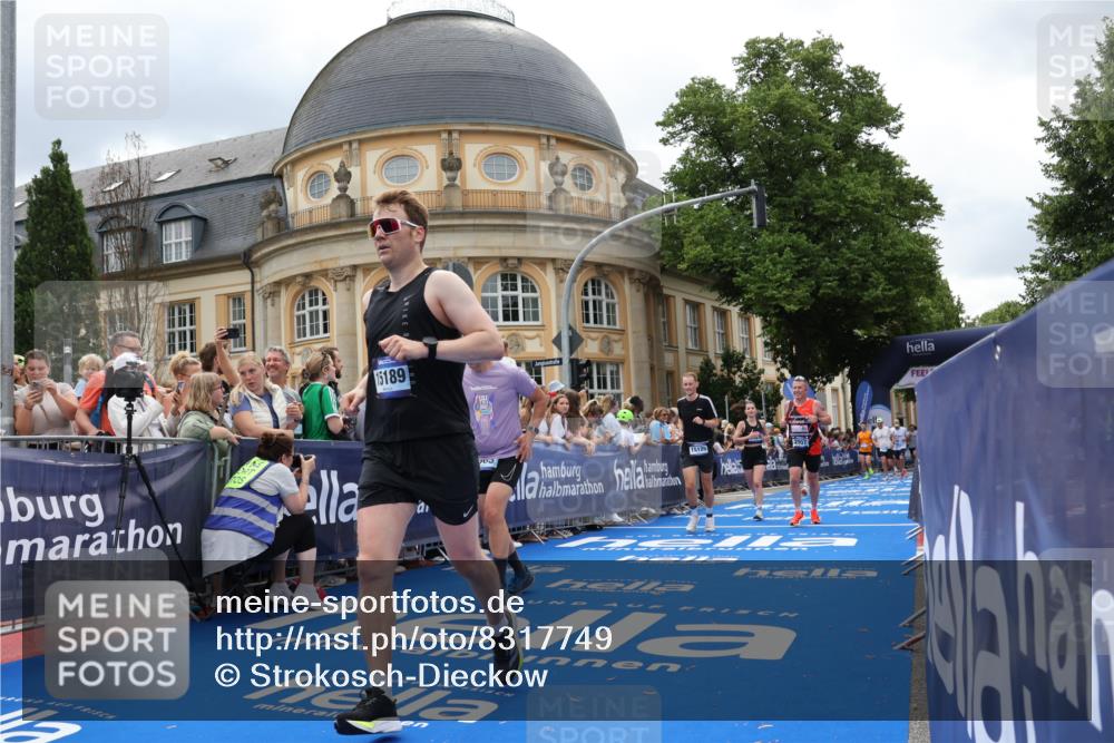 29.06.2025 - hella hamburg halbmarathon Strokosch-Dieckow http://msf.ph/oto/8317749 29.06.2025 10:58:09 Ziel 1563, 1611, 2907, 4319, 4426, 4592, 6104, 6892, 8290, 9230, 10408, 13666, 14631, 15125, 15189, 18068 meine-sportfotos.de