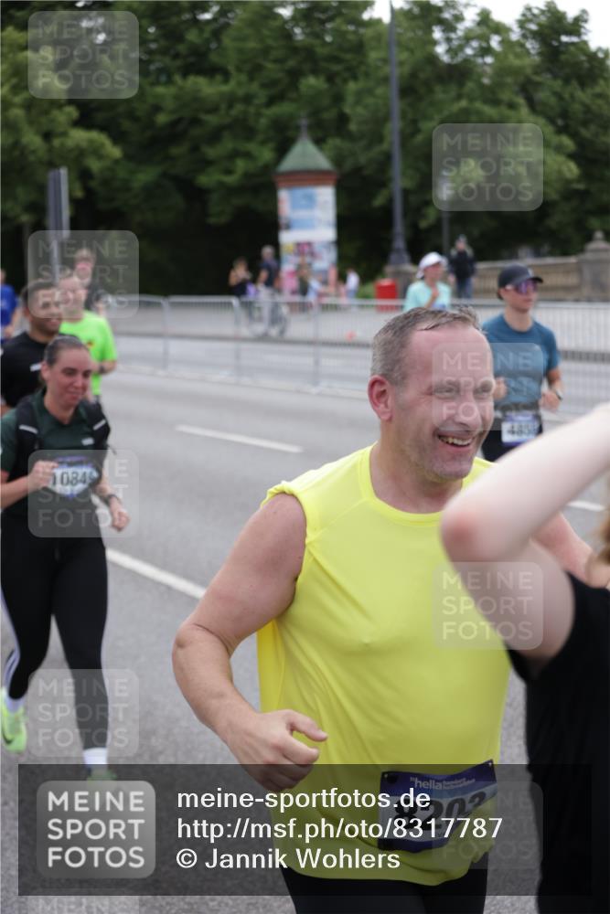 29.06.2025 - hella hamburg halbmarathon Jannik Wohlers http://msf.ph/oto/8317787 29.06.2025 10:39:02 Lombardsbrücke 1856, 1883, 2092, 2578, 2843, 3275, 3353, 3727, 4523, 4603, 4609, 4659, 4855, 4882, 6321, 6342, 6343, 6719, 6726, 6748, 7341, 7501, 7524, 7684, 8203, 8243, 8995, 9393, 9420, 9569, 9698, 9777, 10512, 10626, 10627, 10849, 10888, 11129, 11313, 11381, 11382, 11461, 11533, 11729, 12150, 12217, 12391, 12680, 13178, 13461, 13495, 13519, 14111, 14114, 14299, 14871, 14956, 15112, 15433, 15494, 15536, 15765, 16178, 16382, 16866, 16869, 16884, 17368, 17379, 17536, 17666 meine-sportfotos.de