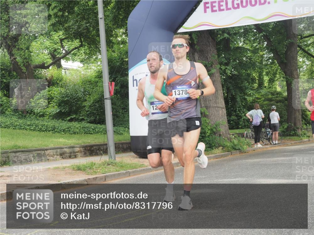 29.06.2025 - hella hamburg halbmarathon KatJ http://msf.ph/oto/8317796 29.06.2025 10:16:01 Zwischen KM18-KM19  meine-sportfotos.de