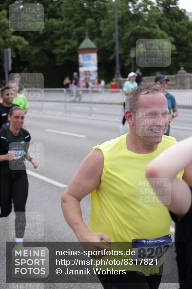 29.06.2025 - hella hamburg halbmarathon Jannik Wohlers http://msf.ph/oto/8317821 29.06.2025 10:39:02 Lombardsbrücke 1856, 1883, 2092, 2578, 2843, 3275, 3353, 3727, 4523, 4603, 4609, 4659, 4855, 4882, 6321, 6342, 6343, 6719, 6726, 6748, 7341, 7501, 7524, 7684, 8203, 8243, 8995, 9393, 9420, 9569, 9698, 9777, 10512, 10626, 10627, 10849, 10888, 11129, 11313, 11381, 11382, 11461, 11533, 11729, 12150, 12217, 12391, 12680, 13178, 13461, 13495, 13519, 14111, 14114, 14299, 14871, 14956, 15112, 15433, 15494, 15536, 15765, 16178, 16382, 16866, 16869, 16884, 17368, 17379, 17536, 17666 meine-sportfotos.de
