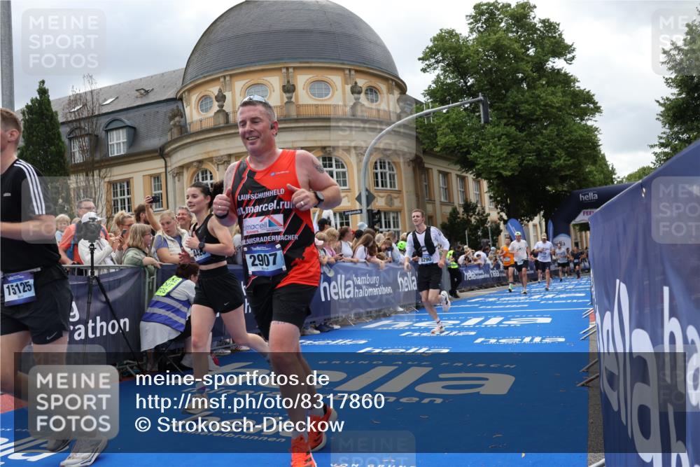 29.06.2025 - hella hamburg halbmarathon Strokosch-Dieckow http://msf.ph/oto/8317860 29.06.2025 10:58:12 Ziel 1563, 1595, 2907, 4426, 4592, 4708, 6104, 6147, 8290, 9230, 10408, 11645, 13666, 14631, 15125, 15189, 18068 meine-sportfotos.de