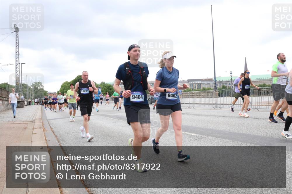 29.06.2025 - hella hamburg halbmarathon Lena Gebhardt http://msf.ph/oto/8317922 29.06.2025 10:57:03 Lombardsbrücke 741, 18281, 9404, 9402, 15630, 1207, 2041, 2370, 2871, 2887, 2932, 2991, 3195, 3348, 3387, 3418, 3438, 3470, 3485, 3516, 3517, 3614, 3723, 3851, 4086, 4094, 4106, 4118, 4241, 4485, 4568, 4569, 4611, 4998, 5057, 5316, 5589, 5639, 5911, 5944, 6053, 6284, 6348, 6349, 6832, 6981, 7381, 7416, 7417, 7592, 7787, 7964, 8039, 8150, 8197, 8224, 8546, 8552, 8679, 8851, 8853, 8939, 8943, 9110, 9172, 9210, 9298, 9299, 9910, 10571 meine-sportfotos.de