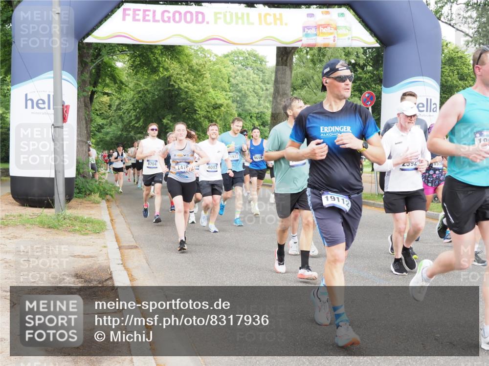 29.06.2025 - hella hamburg halbmarathon MichiJ http://msf.ph/oto/8317936 29.06.2025 10:36:49 Zwischen KM18-KM19 1452, 1476, 2592, 2596, 3060, 4017, 4847, 4890, 6282, 9200, 9619, 10184, 11451, 11977, 12271, 12533, 12690, 13233, 13962, 14033, 14192, 15384, 16369, 17395, 17855, 18926, 19112, 19198 meine-sportfotos.de