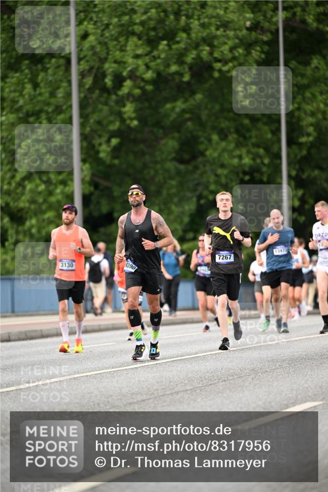 29.06.2025 - hella hamburg halbmarathon Dr. Thomas Lammeyer http://msf.ph/oto/8317956 29.06.2025 10:38:59 Kennedybrücke 2355, 2376, 2482, 2751, 2801, 3130, 3420, 4884, 5453, 6171, 6310, 6329, 7299, 8021, 8369, 8589, 8965, 9164, 9248, 9379, 9448, 10606 meine-sportfotos.de
