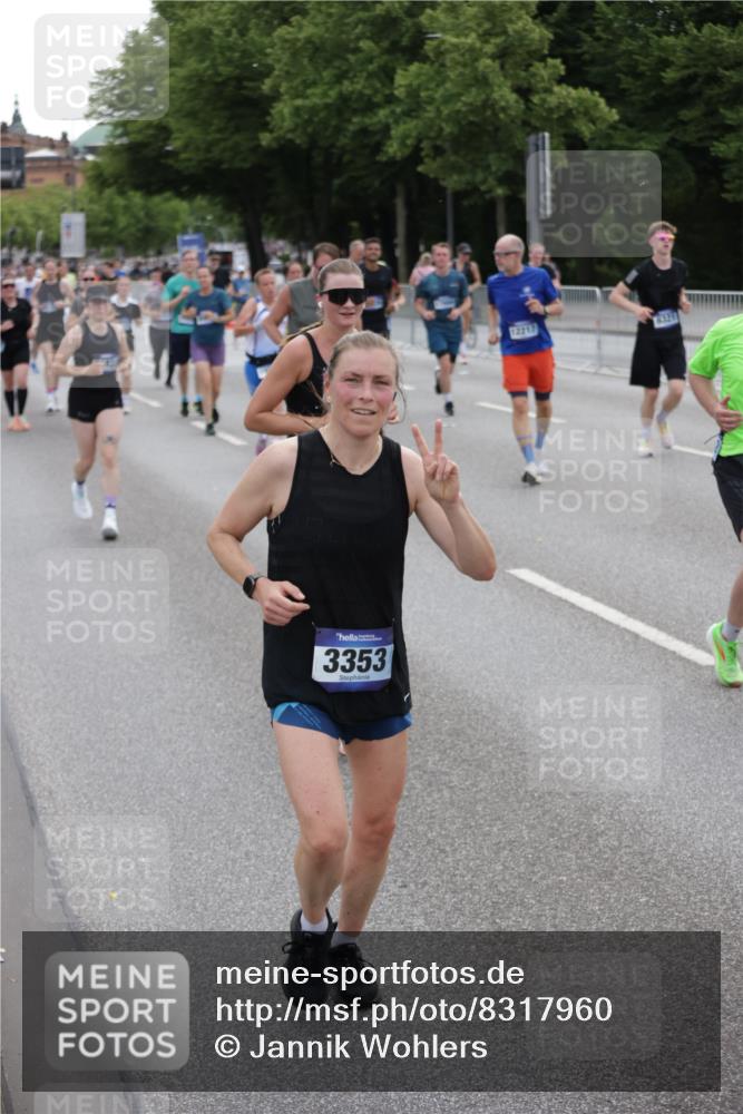 29.06.2025 - hella hamburg halbmarathon Jannik Wohlers http://msf.ph/oto/8317960 29.06.2025 10:39:03 Lombardsbrücke 1856, 1883, 2092, 2578, 2843, 3275, 3353, 3727, 4523, 4603, 4609, 4659, 4855, 4882, 5045, 6321, 6342, 6343, 6719, 6726, 6748, 7501, 7524, 7684, 8203, 8243, 8995, 9393, 9569, 9698, 9777, 10512, 10626, 10627, 10849, 10888, 11129, 11313, 11381, 11382, 11461, 11533, 11729, 12150, 12217, 12391, 12680, 13178, 13461, 13495, 13519, 14111, 14114, 14299, 14674, 14871, 15112, 15433, 15494, 15536, 16178, 16382, 16866, 16869, 16884, 17379, 17536, 17666 meine-sportfotos.de