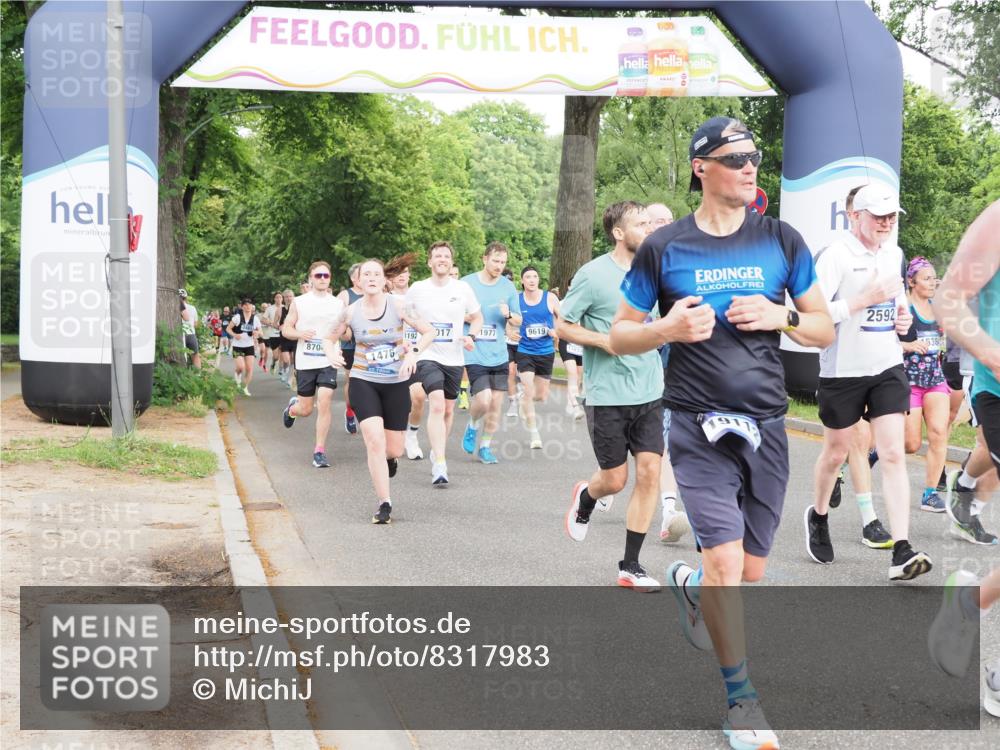 29.06.2025 - hella hamburg halbmarathon MichiJ http://msf.ph/oto/8317983 29.06.2025 10:36:49 Zwischen KM18-KM19 1452, 1476, 2592, 2596, 3060, 4017, 4847, 4890, 6282, 9200, 9619, 10184, 11451, 11977, 12271, 12533, 12690, 13233, 13962, 14033, 14192, 15384, 16369, 17395, 17855, 18926, 19112, 19198 meine-sportfotos.de