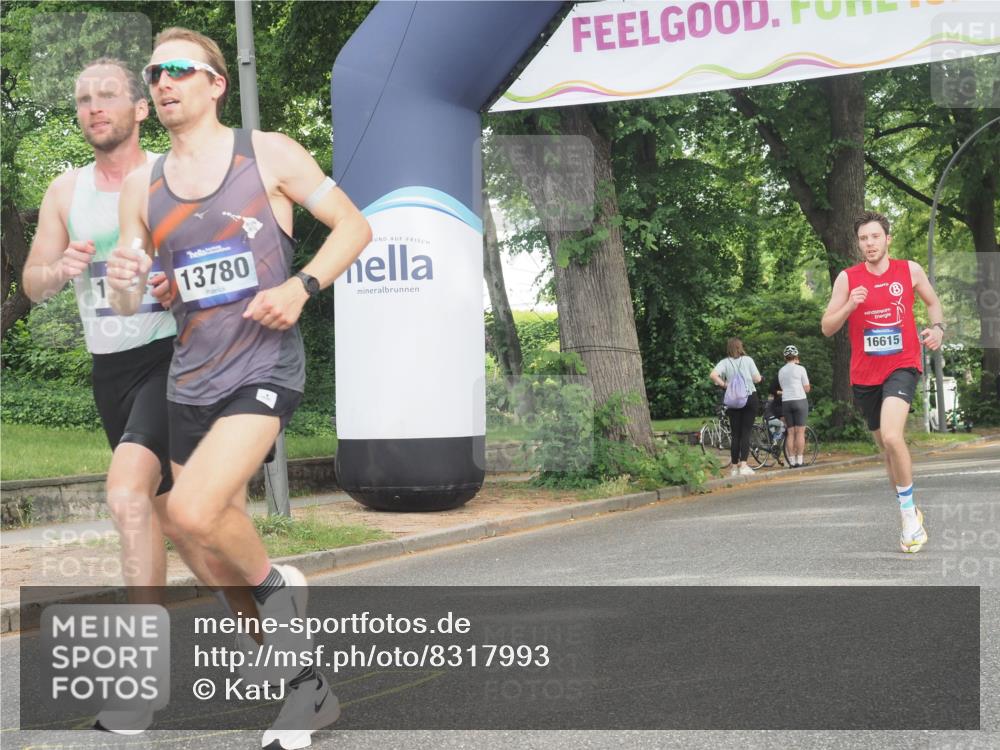 29.06.2025 - hella hamburg halbmarathon KatJ http://msf.ph/oto/8317993 29.06.2025 10:16:01 Zwischen KM18-KM19  meine-sportfotos.de