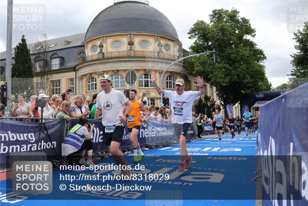 29.06.2025 - hella hamburg halbmarathon Strokosch-Dieckow http://msf.ph/oto/8318029 29.06.2025 10:58:16 Ziel 1595, 2907, 4426, 4550, 4592, 4708, 6104, 6138, 6147, 8290, 9230, 9485, 11645, 14631, 15125, 15434, 18068, 18266 meine-sportfotos.de