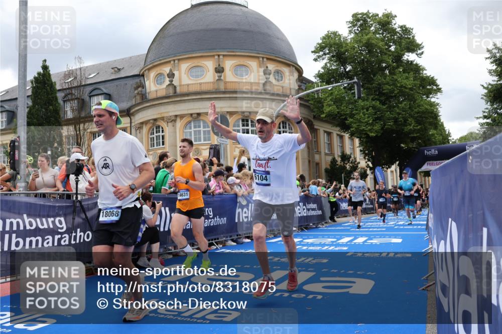 29.06.2025 - hella hamburg halbmarathon Strokosch-Dieckow http://msf.ph/oto/8318075 29.06.2025 10:58:17 Ziel 1595, 4426, 4550, 4592, 4708, 5347, 6104, 6138, 6147, 8290, 9230, 9485, 11645, 11808, 14355, 14631, 15434, 18068, 18266, 18891 meine-sportfotos.de