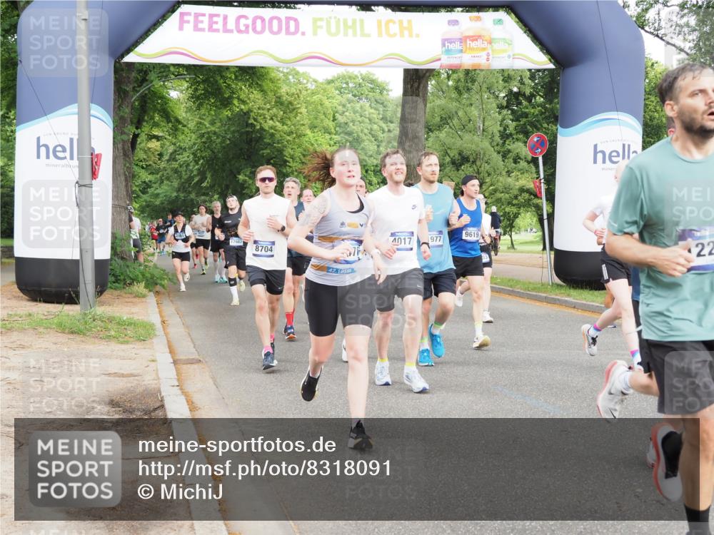 29.06.2025 - hella hamburg halbmarathon MichiJ http://msf.ph/oto/8318091 29.06.2025 10:36:50 Zwischen KM18-KM19 1452, 1476, 2592, 2596, 2706, 2889, 3060, 4017, 4847, 4890, 6282, 8704, 9200, 9619, 10184, 11340, 11451, 11977, 12271, 12533, 12690, 13233, 13962, 14033, 14192, 15384, 16369, 17395, 17855, 17982, 18926, 19112, 19198 meine-sportfotos.de