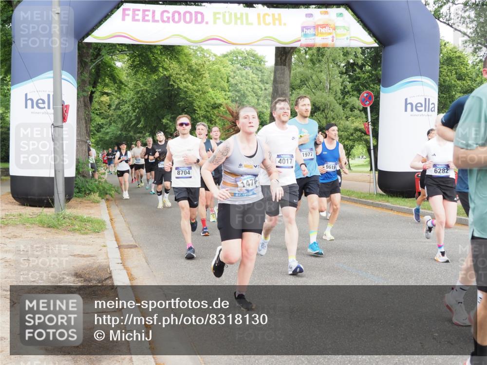 29.06.2025 - hella hamburg halbmarathon MichiJ http://msf.ph/oto/8318130 29.06.2025 10:36:50 Zwischen KM18-KM19 1452, 1476, 2592, 2596, 2706, 2889, 3060, 4017, 4847, 4890, 6282, 8704, 9200, 9619, 10184, 11340, 11451, 11977, 12271, 12533, 12690, 13233, 13962, 14033, 14192, 15384, 16369, 17395, 17855, 17982, 18926, 19112, 19198 meine-sportfotos.de