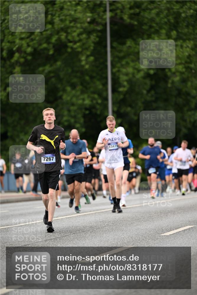 29.06.2025 - hella hamburg halbmarathon Dr. Thomas Lammeyer http://msf.ph/oto/8318177 29.06.2025 10:39:01 Kennedybrücke 2355, 2482, 2751, 2801, 3130, 3409, 3420, 4884, 5453, 6171, 6310, 6329, 6335, 6571, 7020, 7299, 8021, 8369, 8965, 9164, 9248, 9379, 10464, 10606 meine-sportfotos.de