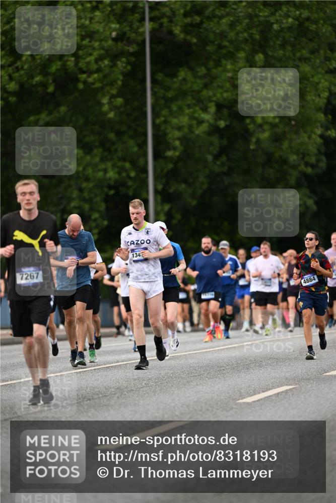 29.06.2025 - hella hamburg halbmarathon Dr. Thomas Lammeyer http://msf.ph/oto/8318193 29.06.2025 10:39:02 Kennedybrücke 1497, 2355, 2482, 2751, 2801, 3130, 3409, 3420, 4884, 5453, 6171, 6310, 6329, 6335, 6571, 7020, 7299, 8021, 8369, 8965, 9164, 9248, 10464, 10606 meine-sportfotos.de