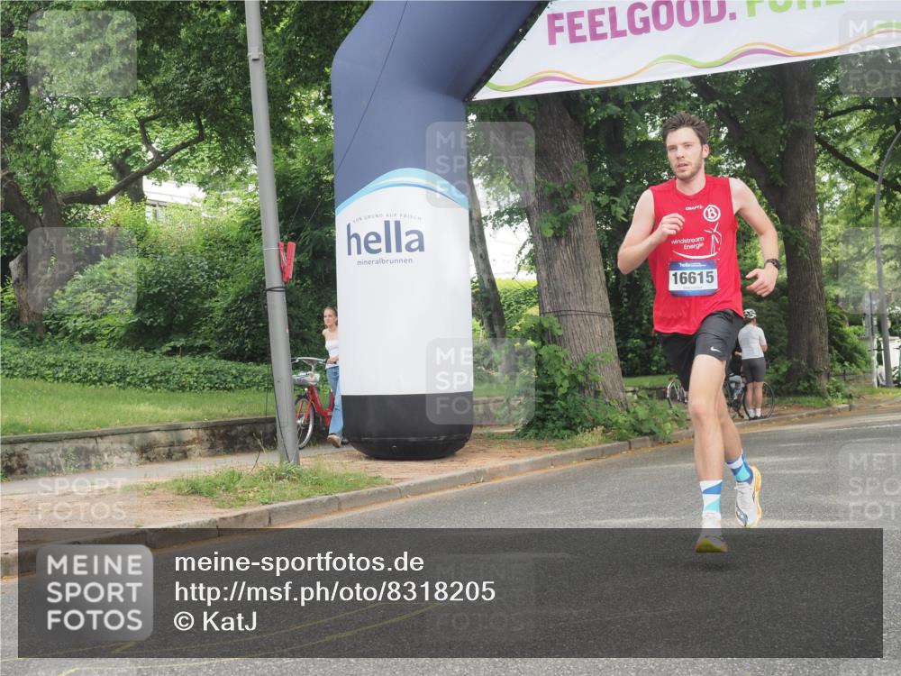 29.06.2025 - hella hamburg halbmarathon KatJ http://msf.ph/oto/8318205 29.06.2025 10:16:02 Zwischen KM18-KM19  meine-sportfotos.de