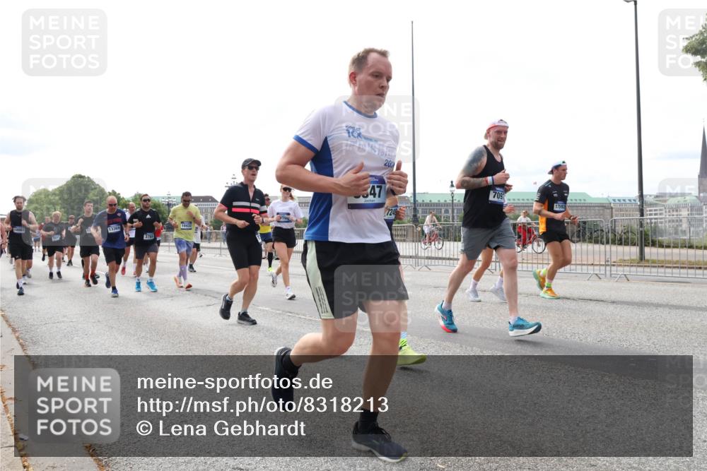 29.06.2025 - hella hamburg halbmarathon Lena Gebhardt http://msf.ph/oto/8318213 29.06.2025 10:22:35 Lombardsbrücke 13369, 3765, 10432, 16, 347, 20, 7249, 7097, 17593, 1003, 1029, 1187, 1419, 1598, 2009, 2022, 2063, 2294, 2351, 2479, 2514, 2766, 2886, 3003, 3050, 3108, 3172, 3430, 3457, 3458, 3511, 3600, 3601, 3910, 3946, 4113, 4114, 4131, 4366, 4556, 4559, 4829, 4969, 4970, 5079, 5223, 5343, 5629, 5798, 5838, 6030, 6048, 6049, 6303, 6307, 6347, 6820, 6826, 6899, 6977, 7097, 7188, 7190, 7276, 7529, 7794, 7925, 8355, 8511, 8855, 8884, 8931, 8954, 9256, 10826, 13921, 14525, 14801 meine-sportfotos.de