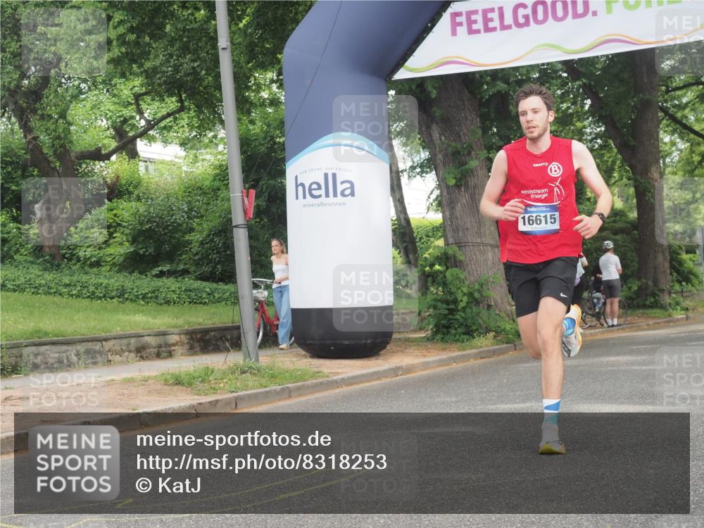 29.06.2025 - hella hamburg halbmarathon KatJ http://msf.ph/oto/8318253 29.06.2025 10:16:02 Zwischen KM18-KM19  meine-sportfotos.de