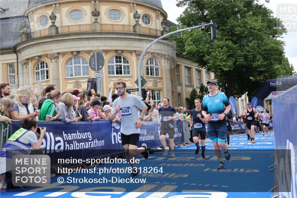 29.06.2025 - hella hamburg halbmarathon Strokosch-Dieckow http://msf.ph/oto/8318264 29.06.2025 10:58:19 Ziel 1595, 4550, 4592, 4708, 4767, 5347, 6104, 6138, 6147, 7476, 9230, 9485, 11645, 11808, 14355, 14631, 15434, 16531, 17415, 18068, 18266, 18891 meine-sportfotos.de