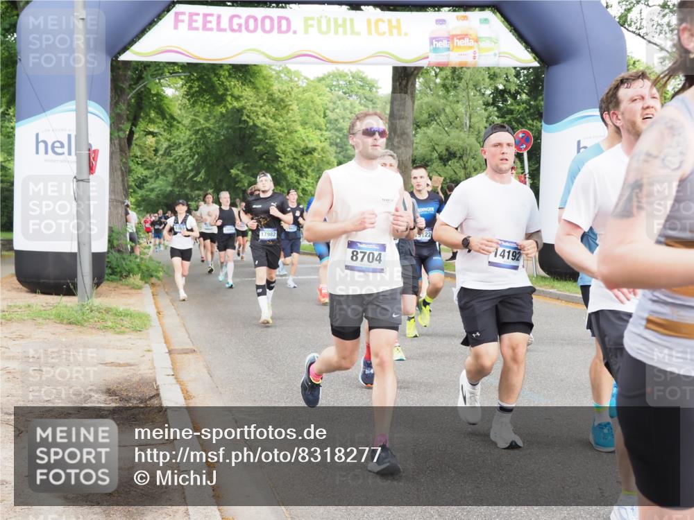 29.06.2025 - hella hamburg halbmarathon MichiJ http://msf.ph/oto/8318277 29.06.2025 10:36:51 Zwischen KM18-KM19 1452, 1476, 2592, 2596, 2706, 2889, 3060, 4017, 4847, 4890, 6158, 6282, 8704, 9200, 9619, 11340, 11451, 11977, 12271, 12533, 12690, 13233, 13962, 14033, 14192, 15384, 16369, 17395, 17855, 17982, 18066, 18926, 19109, 19112, 19198 meine-sportfotos.de