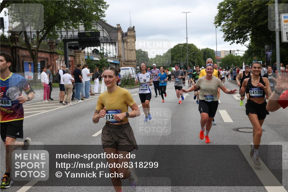 29.06.2025 - hella hamburg halbmarathon Yannick Fuchs http://msf.ph/oto/8318299 29.06.2025 10:50:52 20KM 1485, 1955, 2034, 2282, 2417, 2676, 3413, 3435, 3836, 4167, 4940, 5033, 5492, 6272, 6399, 6416, 6835, 7716, 8393, 8542, 8652, 8669, 8825, 9488, 9577, 9727, 9820, 9907, 9934, 10133, 10212, 11043, 11083, 11212, 11590, 11612, 11832, 12014, 12440, 12523, 13394, 13666, 13750, 13863, 14139, 14369, 14678, 15097, 15145, 15431, 15695, 15712, 15726, 16113, 16257, 16261, 16470, 16634, 16830, 16909, 17160, 17617, 17779, 17828, 18208, 18652, 19184 meine-sportfotos.de