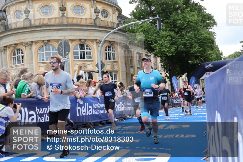 29.06.2025 - hella hamburg halbmarathon Strokosch-Dieckow http://msf.ph/oto/8318303 29.06.2025 10:58:19 Ziel 1595, 4550, 4592, 4708, 4767, 5347, 6104, 6138, 6147, 7476, 9230, 9485, 11645, 11808, 14355, 14631, 15434, 16531, 17415, 18068, 18266, 18891 meine-sportfotos.de