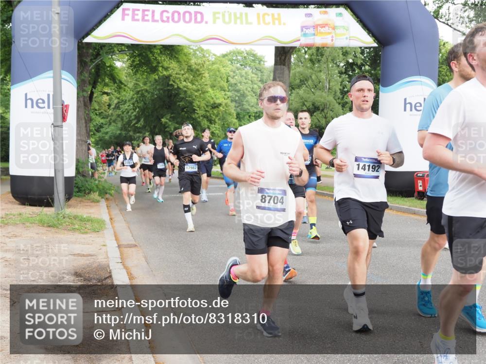 29.06.2025 - hella hamburg halbmarathon MichiJ http://msf.ph/oto/8318310 29.06.2025 10:36:51 Zwischen KM18-KM19 1452, 1476, 2592, 2596, 2706, 2889, 3060, 4017, 4847, 4890, 6158, 6282, 8704, 9200, 9619, 11340, 11451, 11977, 12271, 12533, 12690, 13233, 13962, 14033, 14192, 15384, 16369, 17395, 17855, 17982, 18066, 18926, 19109, 19112, 19198 meine-sportfotos.de