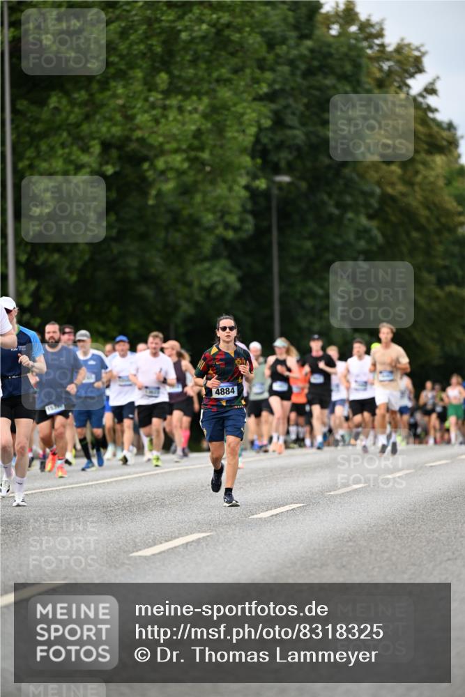 29.06.2025 - hella hamburg halbmarathon Dr. Thomas Lammeyer http://msf.ph/oto/8318325 29.06.2025 10:39:03 Kennedybrücke 1497, 2265, 2355, 2482, 2751, 2801, 3130, 3409, 3420, 4884, 5453, 6171, 6310, 6329, 6335, 6571, 7020, 7299, 8369, 8965, 9164, 9248, 10464, 10606 meine-sportfotos.de