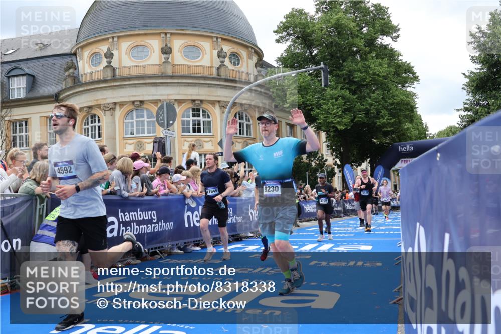 29.06.2025 - hella hamburg halbmarathon Strokosch-Dieckow http://msf.ph/oto/8318338 29.06.2025 10:58:19 Ziel 1595, 4550, 4592, 4708, 4767, 5347, 6104, 6138, 6147, 7476, 9230, 9485, 11645, 11808, 14355, 14631, 15434, 16531, 17415, 18068, 18266, 18891 meine-sportfotos.de