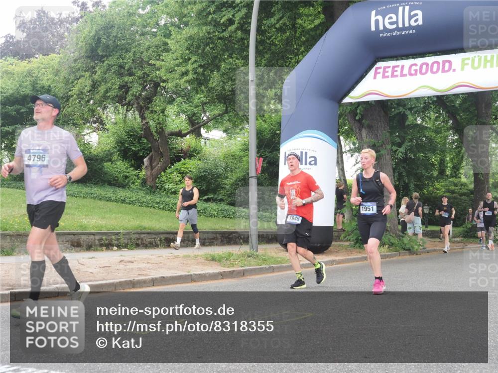 29.06.2025 - hella hamburg halbmarathon KatJ http://msf.ph/oto/8318355 29.06.2025 10:45:30 Zwischen KM18-KM19 1946, 1951, 2159, 4796, 7138 meine-sportfotos.de