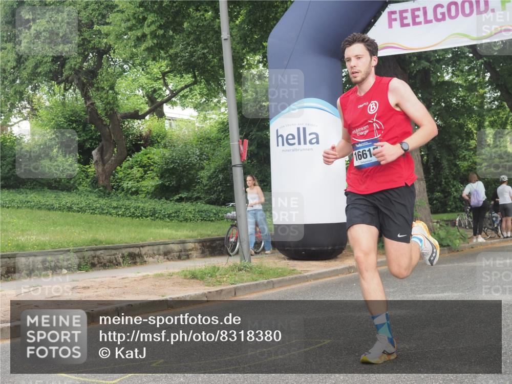29.06.2025 - hella hamburg halbmarathon KatJ http://msf.ph/oto/8318380 29.06.2025 10:16:03 Zwischen KM18-KM19  meine-sportfotos.de