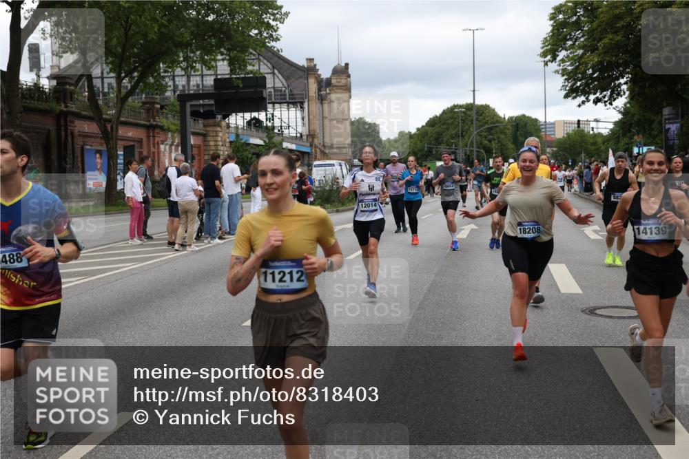29.06.2025 - hella hamburg halbmarathon Yannick Fuchs http://msf.ph/oto/8318403 29.06.2025 10:50:52 20KM 1485, 1955, 2034, 2282, 2417, 2676, 3413, 3435, 3836, 4167, 4940, 5033, 5492, 6272, 6399, 6416, 6835, 7716, 8393, 8542, 8652, 8669, 8825, 9488, 9577, 9727, 9820, 9907, 9934, 10133, 10212, 11043, 11083, 11212, 11590, 11612, 11832, 12014, 12440, 12523, 13394, 13666, 13750, 13863, 14139, 14369, 14678, 15097, 15145, 15431, 15695, 15712, 15726, 16113, 16257, 16261, 16470, 16634, 16830, 16909, 17160, 17617, 17779, 17828, 18208, 18652, 19184 meine-sportfotos.de