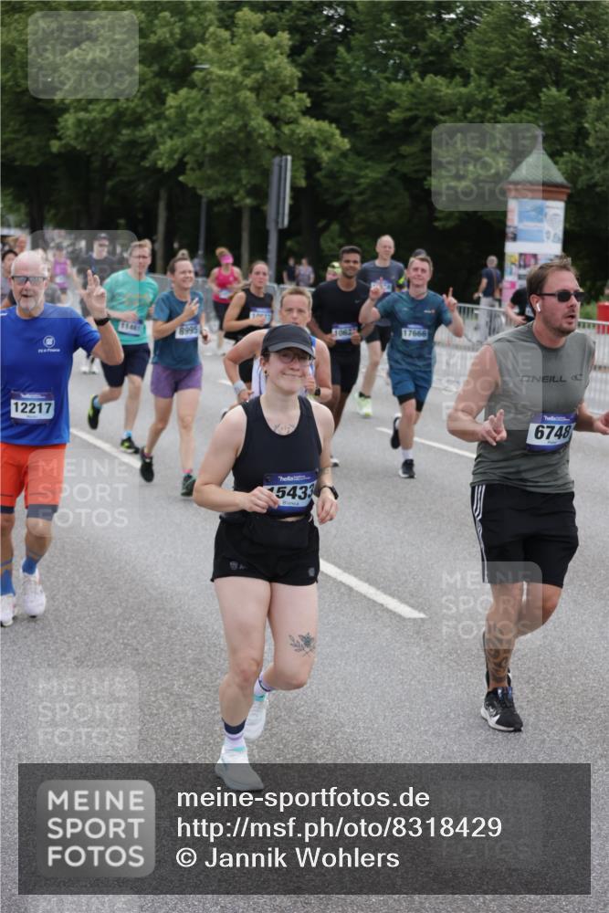 29.06.2025 - hella hamburg halbmarathon Jannik Wohlers http://msf.ph/oto/8318429 29.06.2025 10:39:06 Lombardsbrücke 1856, 1883, 2578, 3275, 3353, 4603, 4609, 4855, 5045, 5701, 6321, 6342, 6343, 6427, 6719, 6726, 6748, 7053, 7199, 7501, 7524, 7684, 8203, 8995, 9393, 9569, 9698, 9747, 9777, 10512, 10626, 10627, 10849, 10888, 11129, 11381, 11382, 11461, 11729, 12150, 12217, 12680, 13178, 13461, 13495, 13519, 14111, 14114, 14299, 14674, 15112, 15433, 15494, 15536, 16178, 16382, 16866, 16869, 16884, 17379, 17666, 17695 meine-sportfotos.de