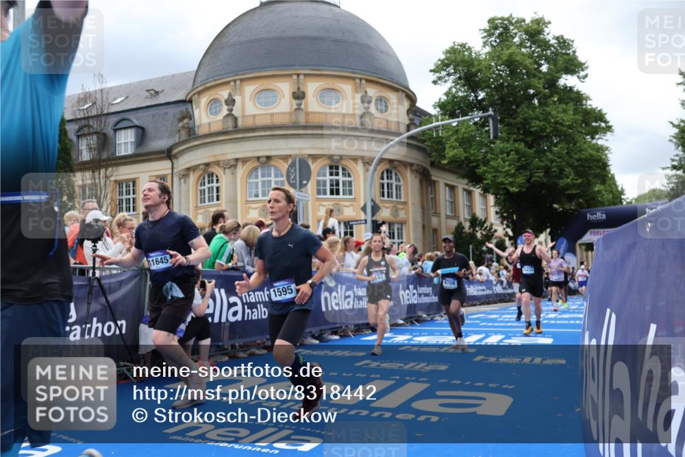 29.06.2025 - hella hamburg halbmarathon Strokosch-Dieckow http://msf.ph/oto/8318442 29.06.2025 10:58:20 Ziel 1595, 4550, 4592, 4708, 4767, 5347, 6104, 6138, 6147, 7476, 9230, 9485, 11645, 11808, 14355, 14631, 15434, 16531, 17415, 18068, 18266, 18891, 19166 meine-sportfotos.de