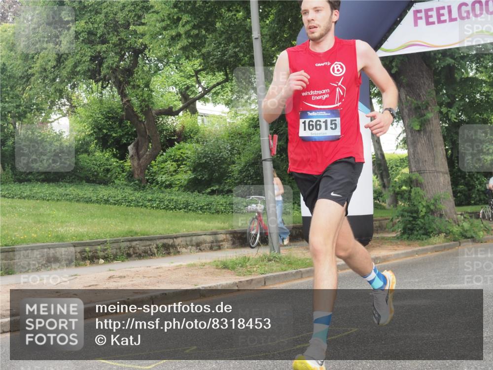 29.06.2025 - hella hamburg halbmarathon KatJ http://msf.ph/oto/8318453 29.06.2025 10:16:03 Zwischen KM18-KM19  meine-sportfotos.de