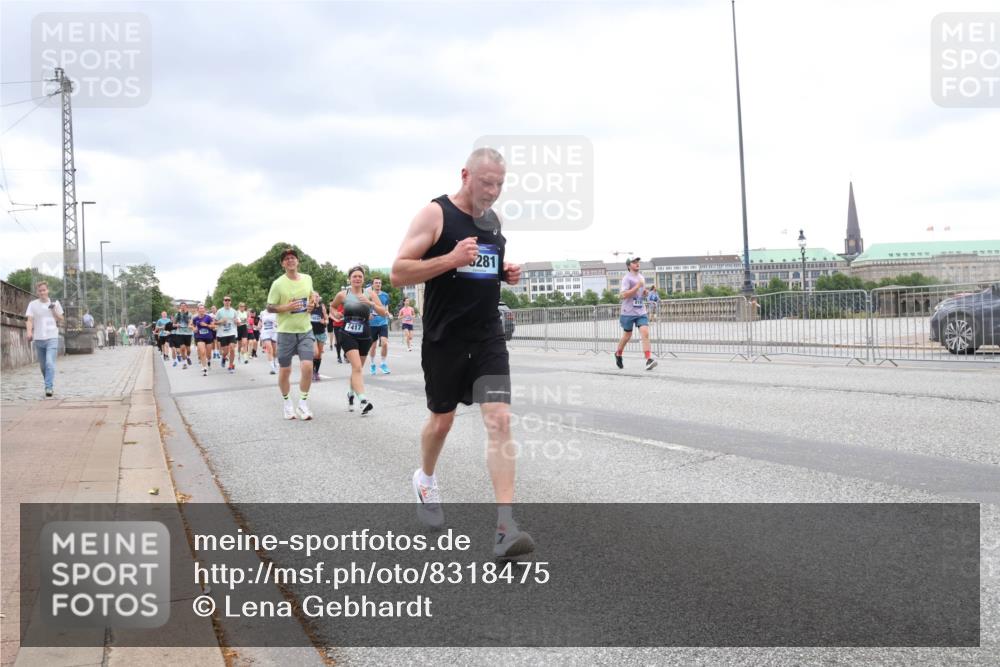 29.06.2025 - hella hamburg halbmarathon Lena Gebhardt http://msf.ph/oto/8318475 29.06.2025 10:57:04 Lombardsbrücke 7417, 281, 1207, 2041, 2370, 2871, 2887, 2932, 2991, 3195, 3348, 3387, 3418, 3470, 3485, 3516, 3517, 3614, 3723, 3851, 4086, 4094, 4106, 4118, 4241, 4485, 4568, 4569, 4611, 4998, 5057, 5316, 5589, 5639, 5911, 5944, 6053, 6284, 6348, 6349, 6832, 6981, 7381, 7416, 7417, 7592, 7787, 7964, 8039, 8150, 8197, 8224, 8546, 8552, 8679, 8851, 8853, 8939, 8943, 9110, 9172, 9210, 9298, 9299, 9910, 10571 meine-sportfotos.de