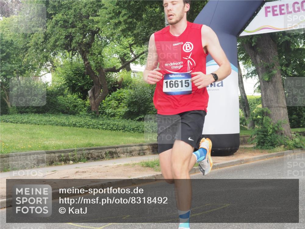 29.06.2025 - hella hamburg halbmarathon KatJ http://msf.ph/oto/8318492 29.06.2025 10:16:03 Zwischen KM18-KM19  meine-sportfotos.de