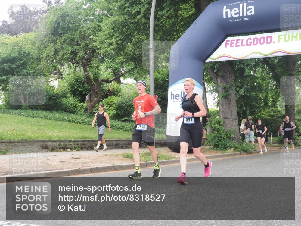 29.06.2025 - hella hamburg halbmarathon KatJ http://msf.ph/oto/8318527 29.06.2025 10:45:30 Zwischen KM18-KM19 1946, 1951, 2159, 4796, 7138 meine-sportfotos.de