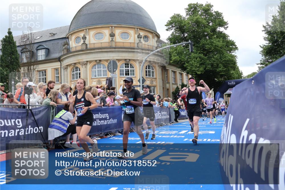 29.06.2025 - hella hamburg halbmarathon Strokosch-Dieckow http://msf.ph/oto/8318552 29.06.2025 10:58:22 Ziel 1595, 4550, 4592, 4708, 4767, 5347, 6138, 6147, 7476, 9230, 9485, 11645, 11808, 14355, 15434, 16531, 17415, 18266, 18891, 19166 meine-sportfotos.de