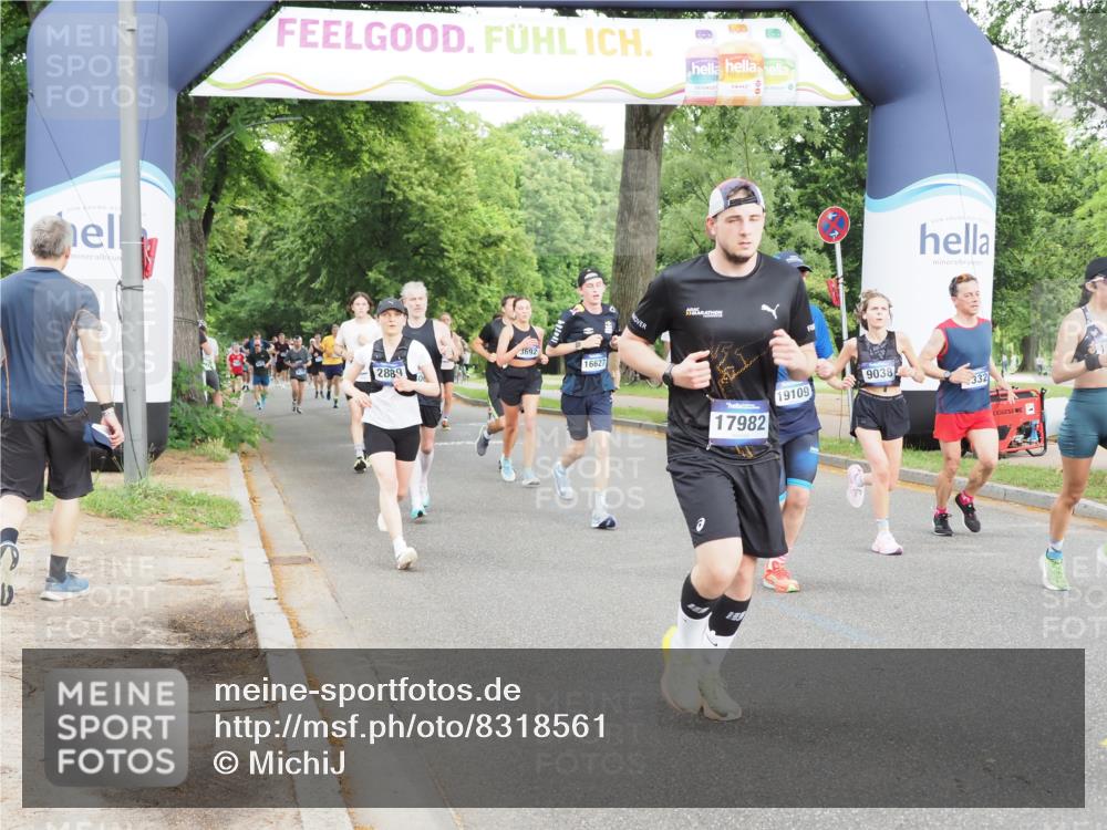 29.06.2025 - hella hamburg halbmarathon MichiJ http://msf.ph/oto/8318561 29.06.2025 10:36:53 Zwischen KM18-KM19 1452, 1476, 2592, 2596, 2706, 2889, 3060, 3692, 4017, 4847, 4890, 6158, 6282, 7332, 8704, 9038, 9200, 9619, 11340, 11451, 11977, 12271, 12533, 12690, 13233, 14033, 14192, 15384, 15422, 16369, 16627, 17982, 18066, 18926, 19109, 19112, 19122, 19198 meine-sportfotos.de