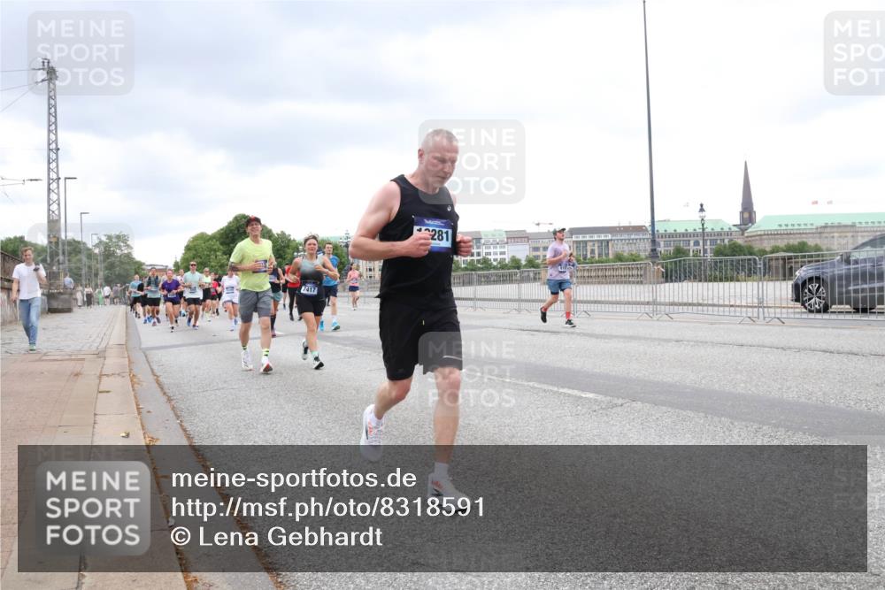29.06.2025 - hella hamburg halbmarathon Lena Gebhardt http://msf.ph/oto/8318591 29.06.2025 10:57:04 Lombardsbrücke 7417, 281, 1207, 2041, 2370, 2871, 2887, 2932, 2991, 3195, 3348, 3387, 3418, 3470, 3485, 3516, 3517, 3614, 3723, 3851, 4086, 4094, 4106, 4118, 4241, 4485, 4568, 4569, 4611, 4998, 5057, 5316, 5589, 5639, 5911, 5944, 6053, 6284, 6348, 6349, 6832, 6981, 7381, 7416, 7417, 7592, 7787, 7964, 8039, 8150, 8197, 8224, 8546, 8552, 8679, 8851, 8853, 8939, 8943, 9110, 9172, 9210, 9298, 9299, 9910, 10571 meine-sportfotos.de